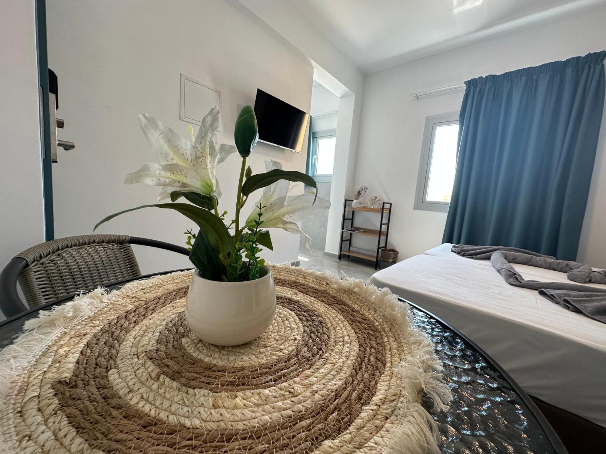 أيا نابا Sun Plaza Suites - Adults Only المظهر الخارجي الصورة