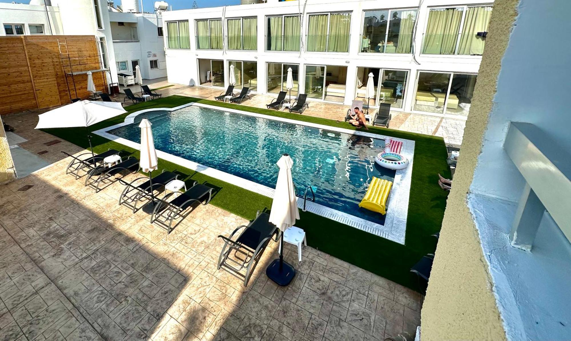 أيا نابا Sun Plaza Suites - Adults Only المظهر الخارجي الصورة