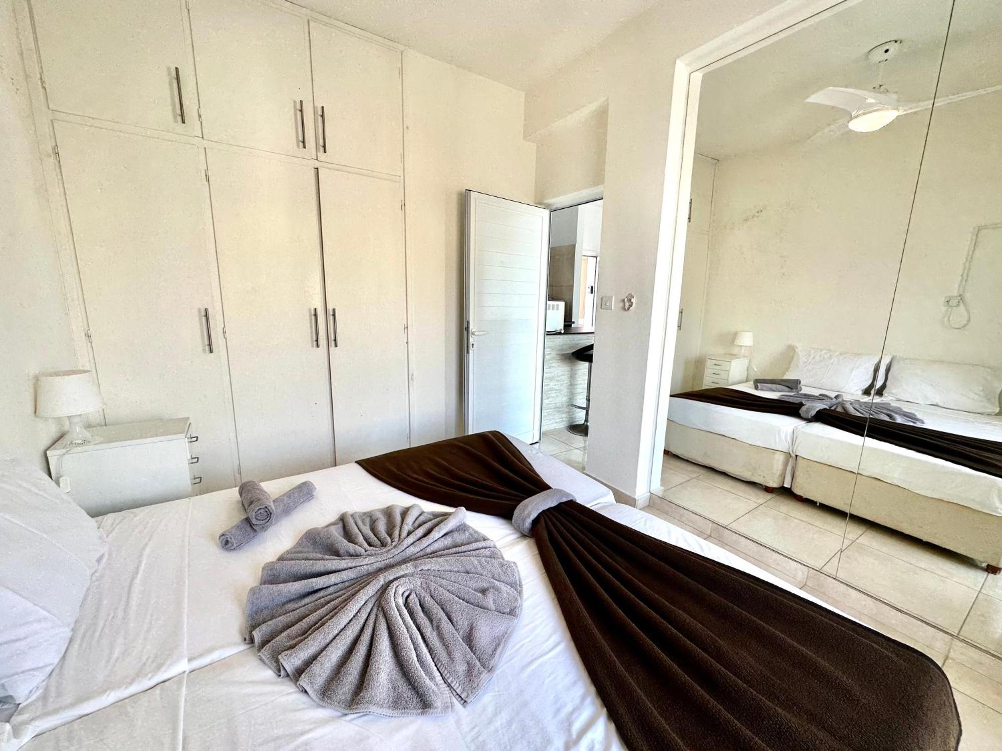 أيا نابا Sun Plaza Suites - Adults Only المظهر الخارجي الصورة