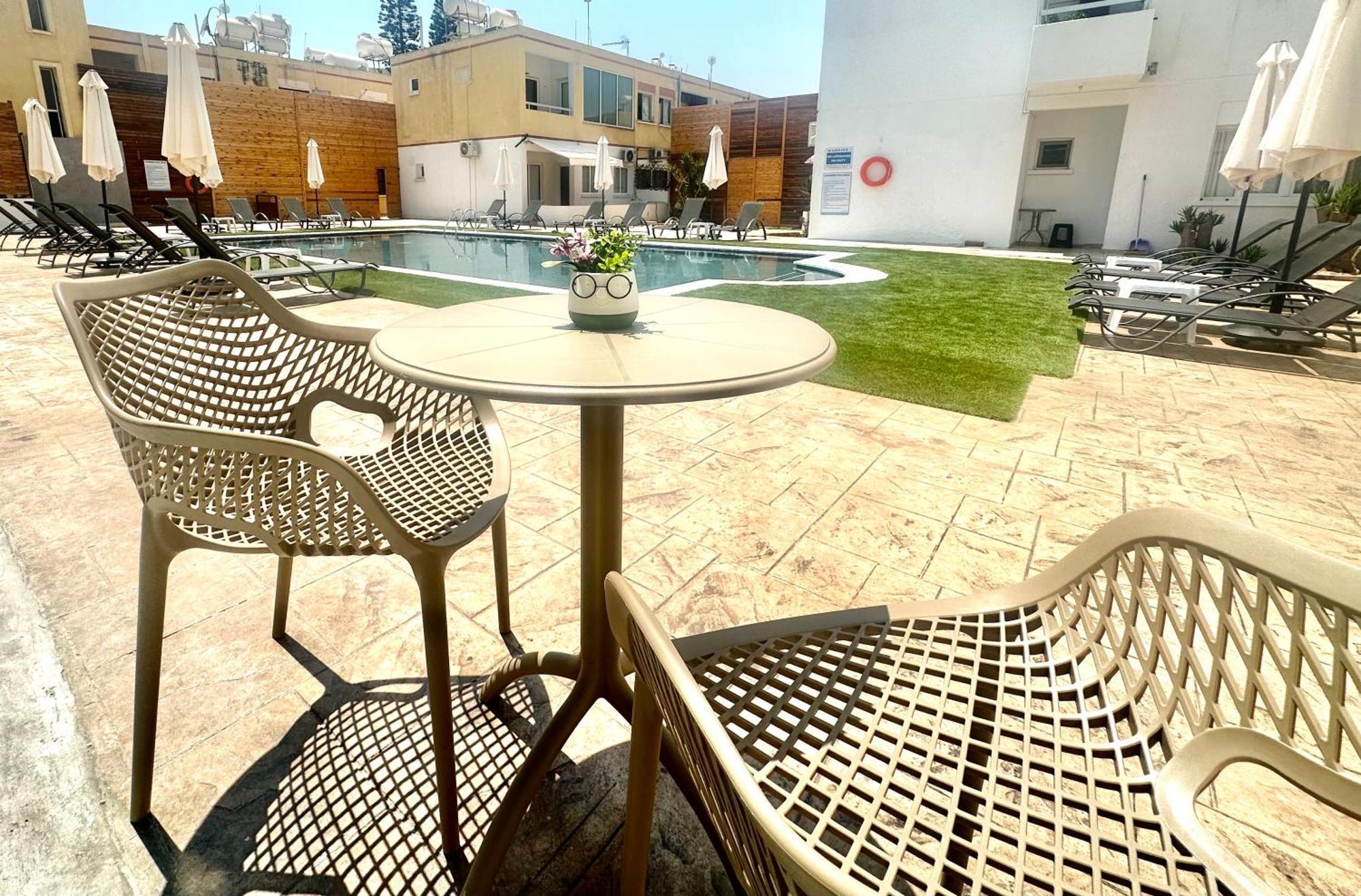 أيا نابا Sun Plaza Suites - Adults Only المظهر الخارجي الصورة