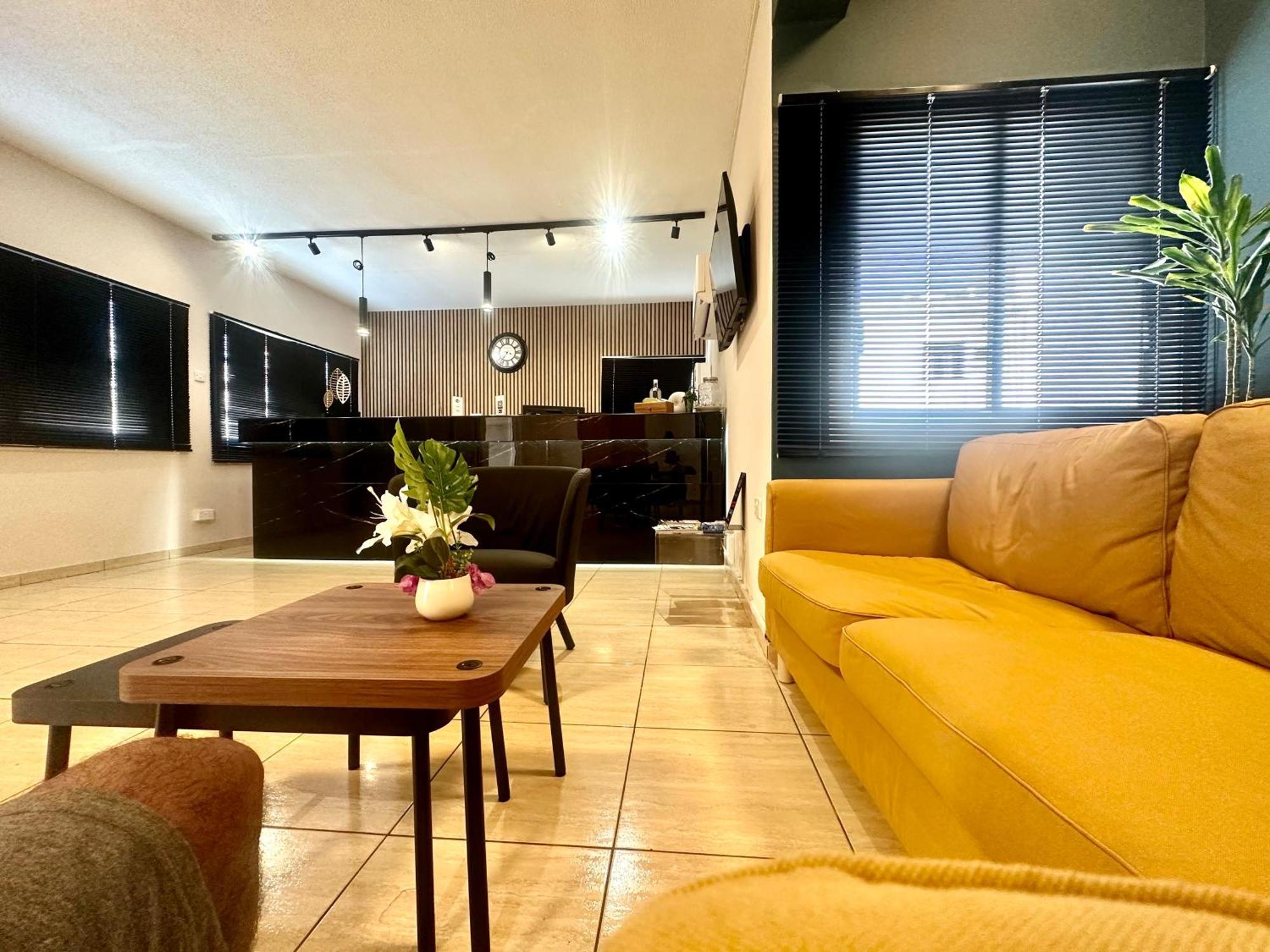 أيا نابا Sun Plaza Suites - Adults Only المظهر الخارجي الصورة